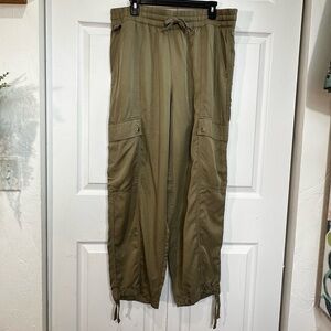 Athleta Celestial Utility Cargo Pants Army Green XL Like New